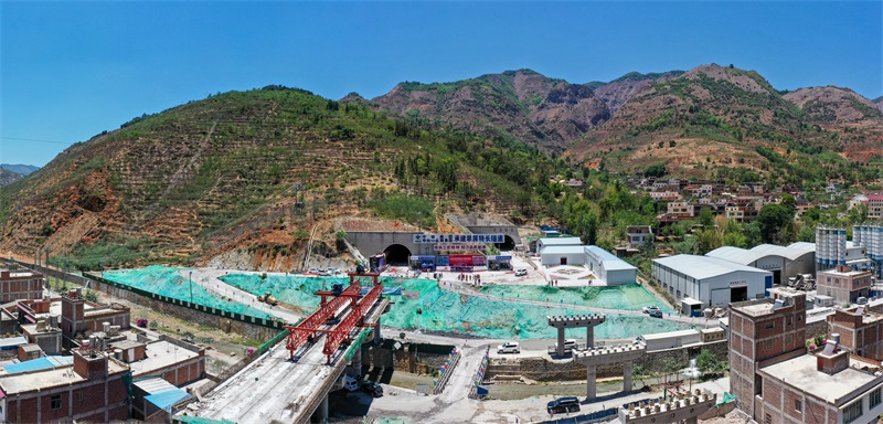 都香高速公路守红段翠屏特长隧道鸟瞰图(局系统) 都香高速公路守红段翠屏特长隧道鸟瞰图(局系统)